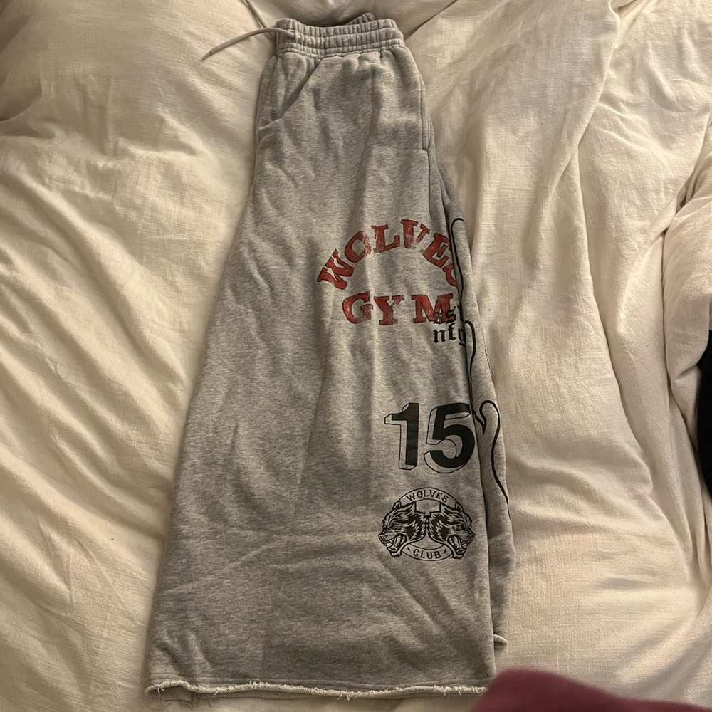 Darc Sport Wolves Gym V2 Oversized Omen Sweatpants in Light Gray Size M NWOT - Picture 4 of 5